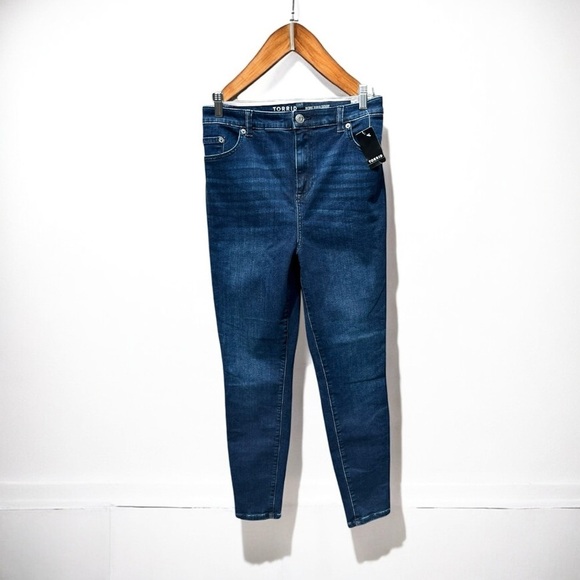 🌻NEW w.tags TORRID MidFit Skinny Super Soft High-Rise Jean Size 18Tall - Picture 3 of 13
